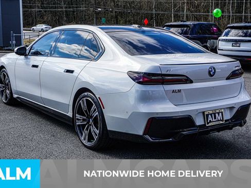 Used 2025 BMW i7 eDrive50 w/ M Sport Package RWD image 4