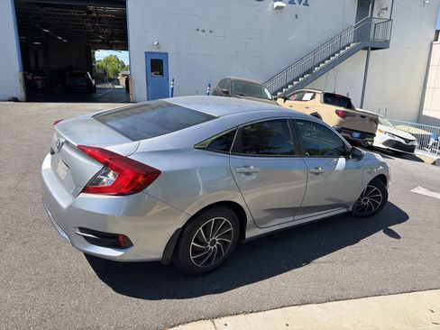 Used 2020 Honda Civic LX image 11