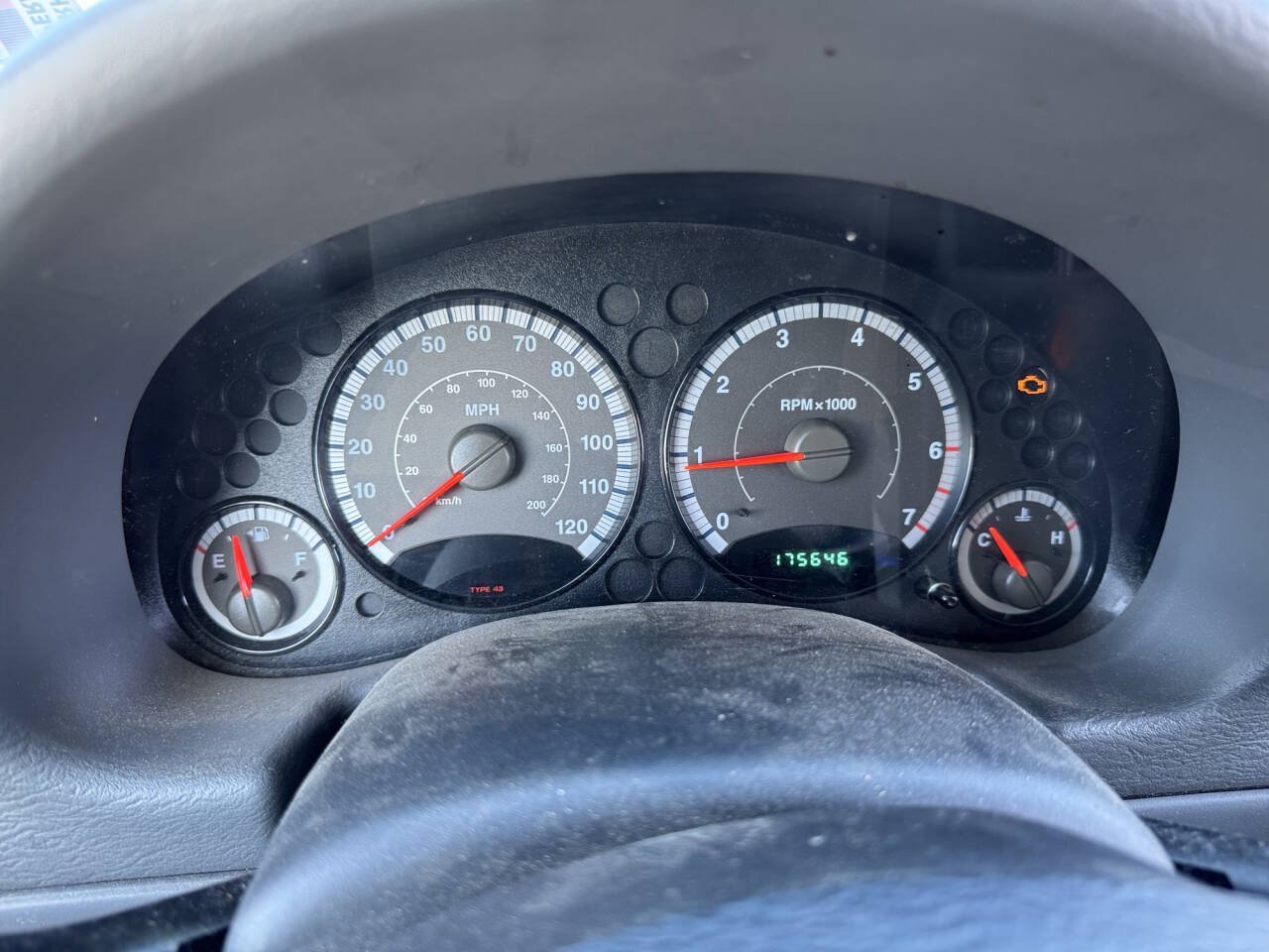 Used 2005 Jeep Liberty Sport AWD/4WD image 38