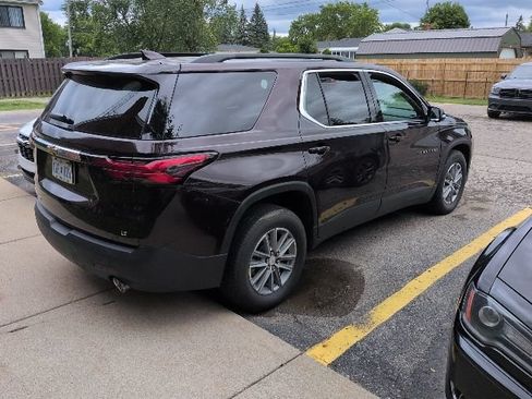 Used 2022 Chevrolet Traverse LT AWD/4WD image 4