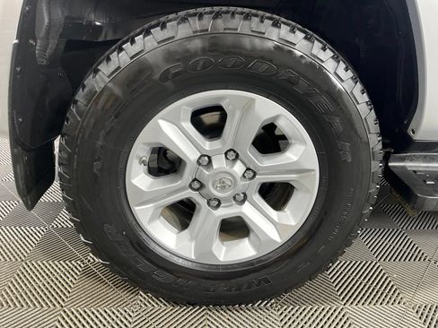 Used 2021 Toyota 4Runner SR5 AWD/4WD image 12