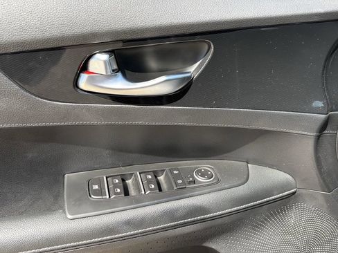 Used 2024 Kia Forte GT-Line FWD image 11