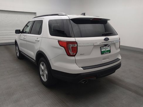 Used 2018 Ford Explorer XLT FWD image 5