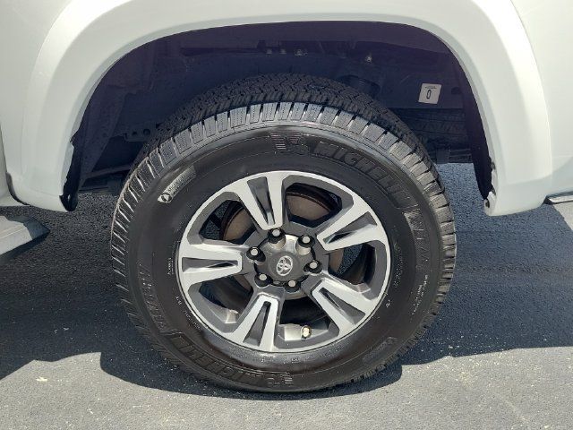 Used 2018 Toyota Tacoma TRD Sport RWD image 7