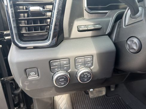 Used 2024 GMC Sierra 1500 Denali Ultimate AWD/4WD image 12