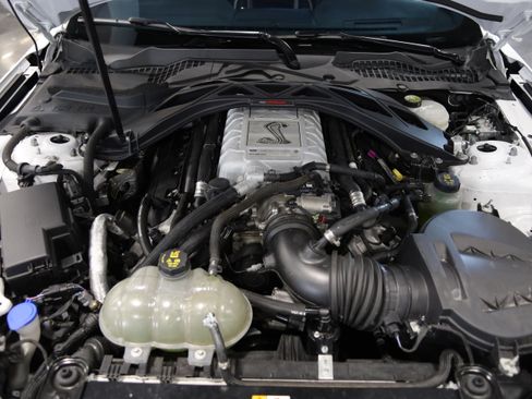 Used 2021 Ford Mustang Shelby GT500 w/ Carbon Fiber Track Pack RWD image 36