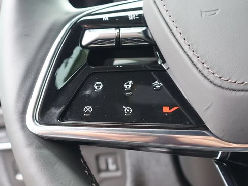 Certified 2025 Cadillac Escalade ESV V AWD/4WD image 26