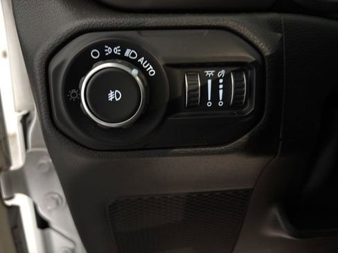 Used 2019 Jeep Wrangler Sport S image 16