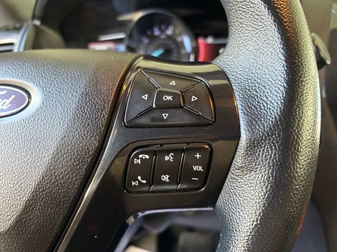 Used 2018 Ford Explorer XLT w/ Equipment Group 202A FWD image 40