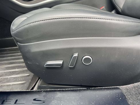Used 2022 Tesla Model S AWD/4WD image 22