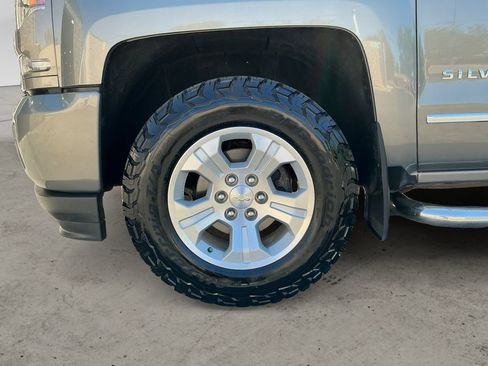 Used 2017 Chevrolet Silverado 1500 LTZ Z71 w/ LTZ Plus Package AWD/4WD image 9