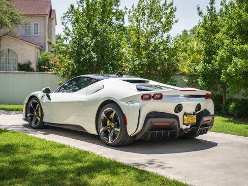 Used 2023 Ferrari SF90 Stradale AWD/4WD image 6