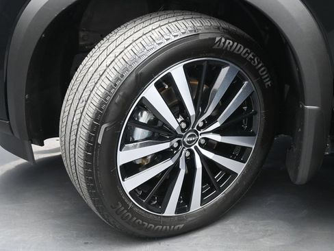 Used 2025 Nissan Pathfinder Platinum FWD image 24