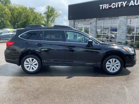Used 2016 Subaru Outback 2.5i Premium AWD/4WD image 9