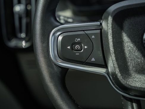 Used 2023 Volvo XC40 B5 Plus w/ Protection Package Premier AWD/4WD image 30