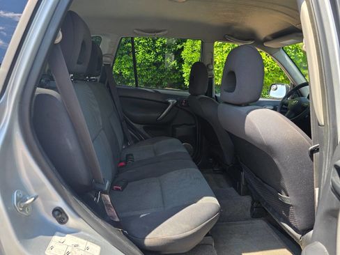 Used 2005 Toyota RAV4 4WD image 23
