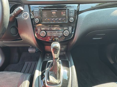 Certified 2022 Nissan Rogue Sport SV w/ Technology Package image 21