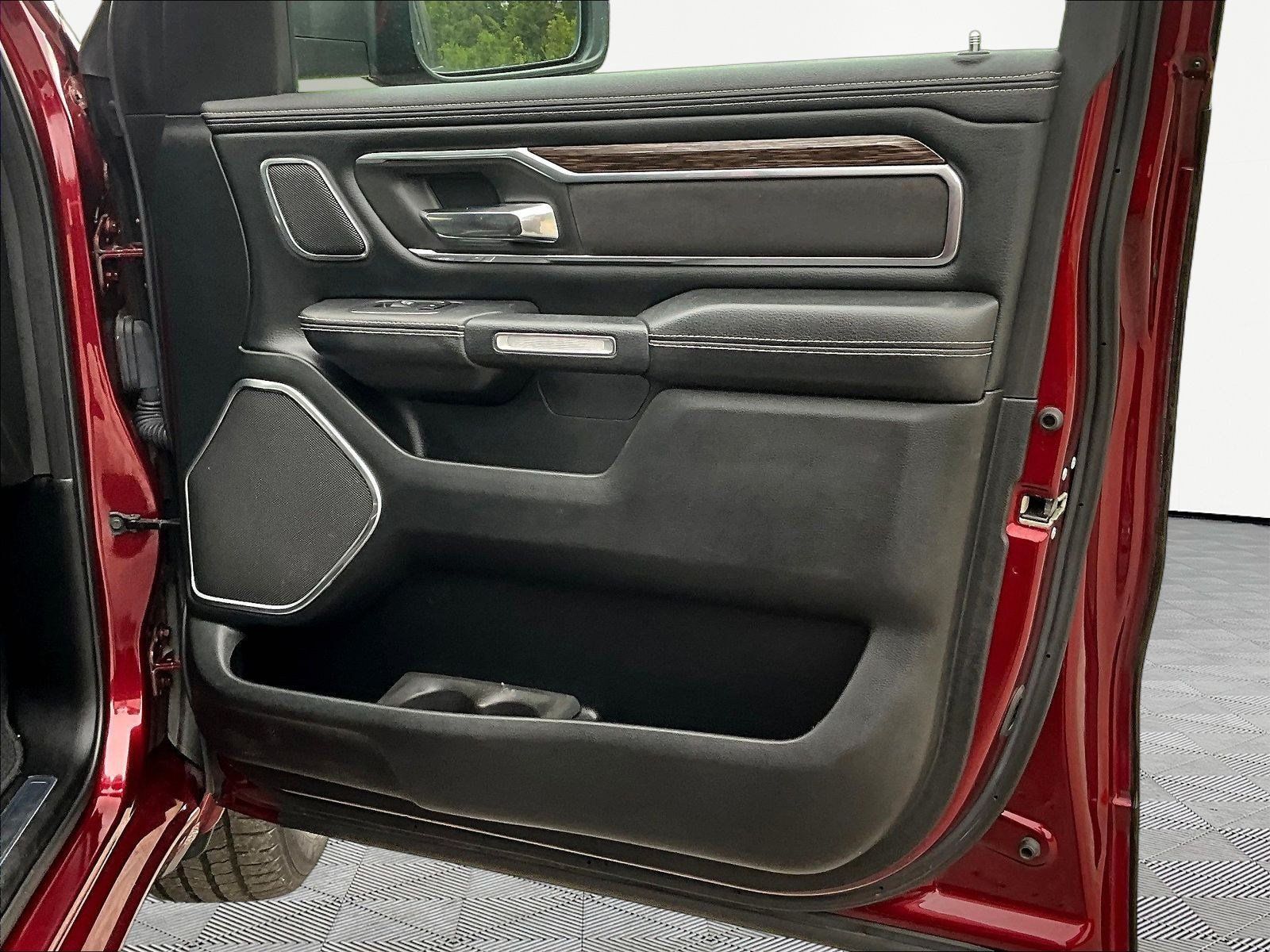Used 2019 RAM 1500 Laramie AWD/4WD image 28