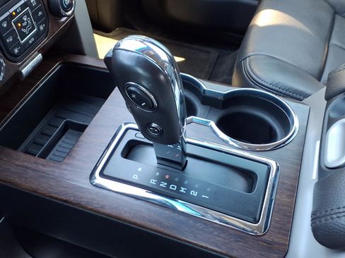 Used 2013 Ford F150 Lariat w/ Mid Equipment Group image 17