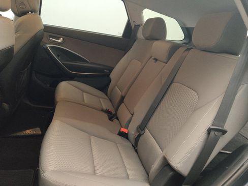Used 2019 Hyundai Santa Fe XL SE FWD image 18