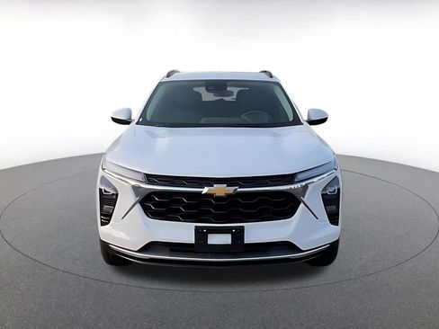 Used 2025 Chevrolet Trax LT image 3