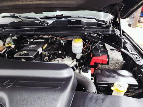 Used 2019 RAM 3500 Tradesman w/ Chrome Appearance Group image 37