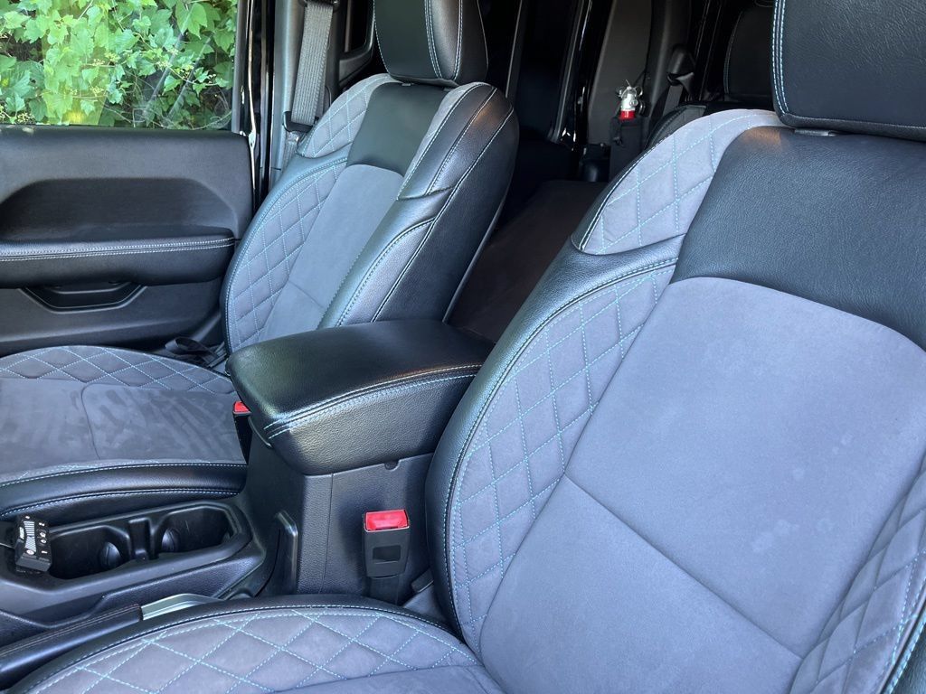 Used 2020 Jeep Gladiator Rubicon AWD/4WD image 36