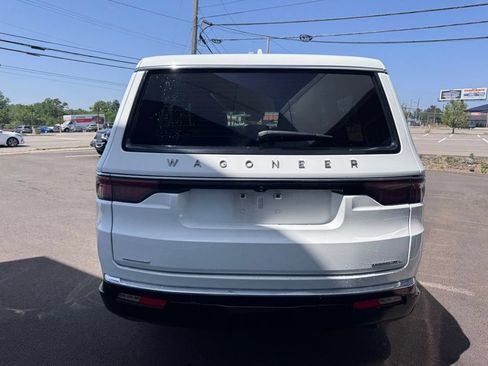 Used 2023 Jeep Wagoneer L Series II AWD/4WD image 6