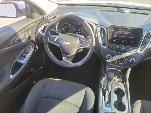 Used 2022 Chevrolet Malibu LT image 11