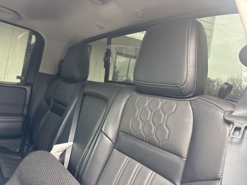 Used 2024 Nissan Frontier SL w/ Technology Package image 5