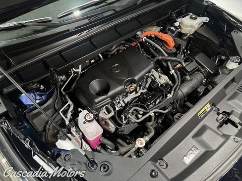 Used 2020 Toyota Highlander XLE AWD/4WD image 36