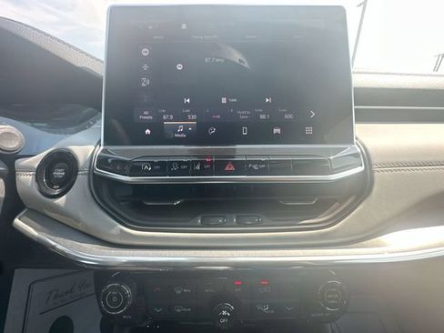 Certified 2023 Jeep Compass Limited AWD/4WD image 18