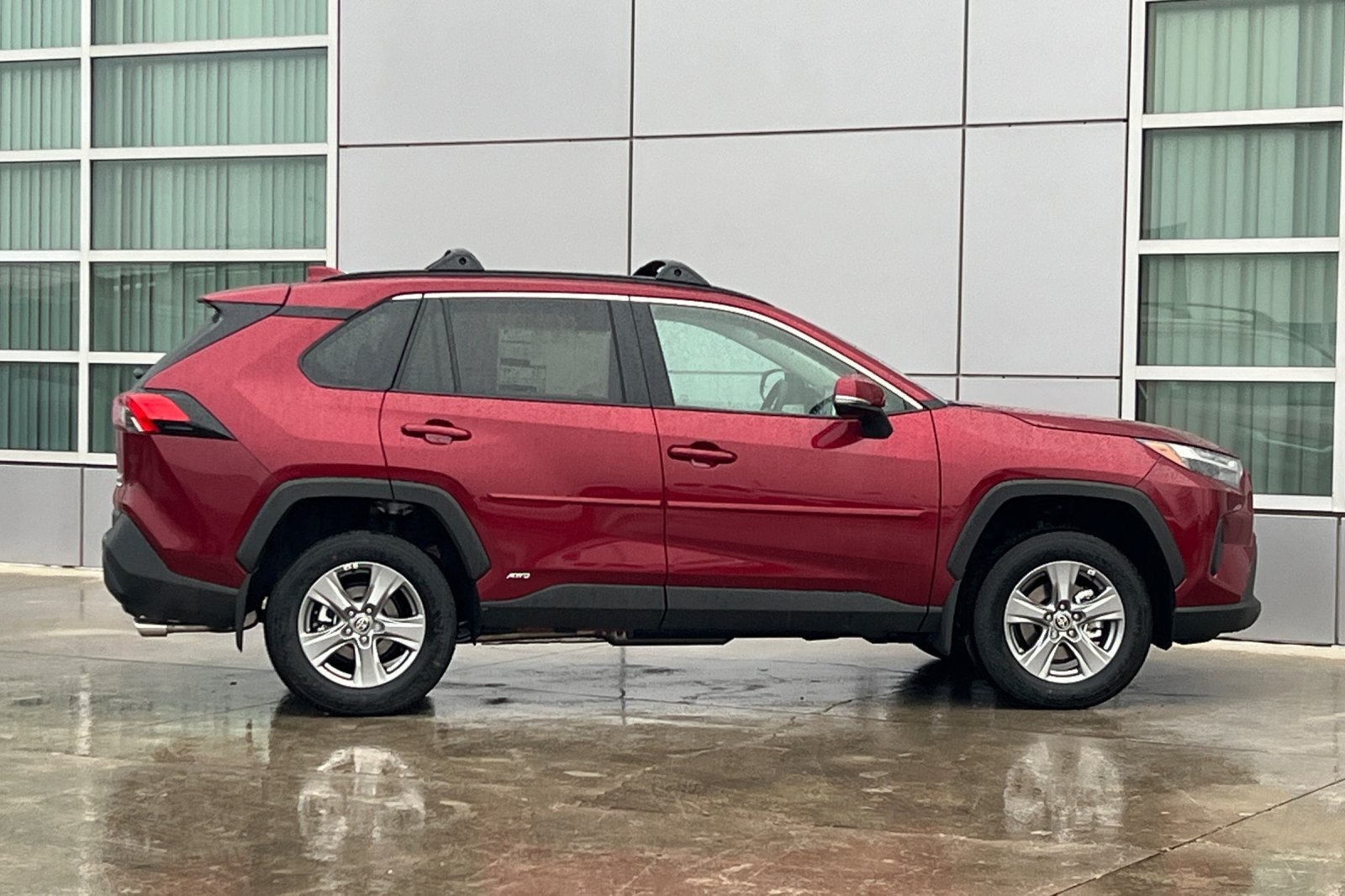 Used 2025 Toyota RAV4 XLE w/ Weather Package AWD/4WD image 3