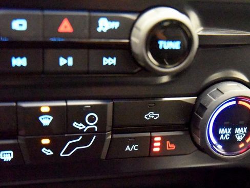 Used 2025 Ford F350 XLT w/ Black Appearance Package image 22