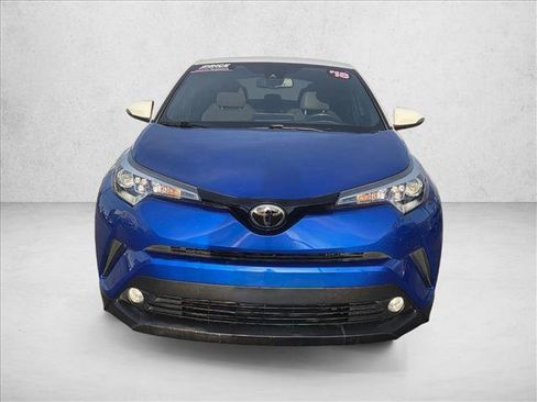 Used 2018 Toyota C-HR XLE image 2