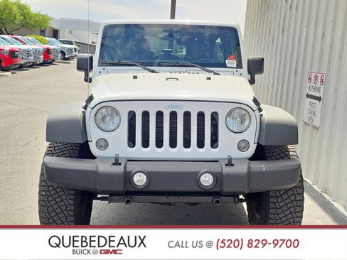 Used 2016 Jeep Wrangler Unlimited Rubicon w/ Connectivity Group AWD/4WD image 2