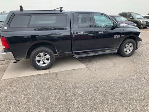 Used 2017 RAM 1500 Classic SLT AWD/4WD image 4