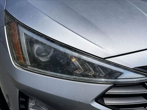 Used 2019 Hyundai Elantra SEL FWD image 18