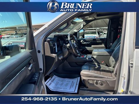 Used 2024 GMC Sierra 2500 AT4X image 12