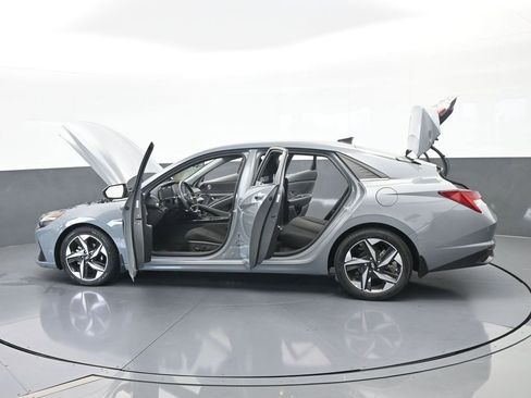 Used 2022 Hyundai Elantra SEL w/ Convenience + Premium Package image 68