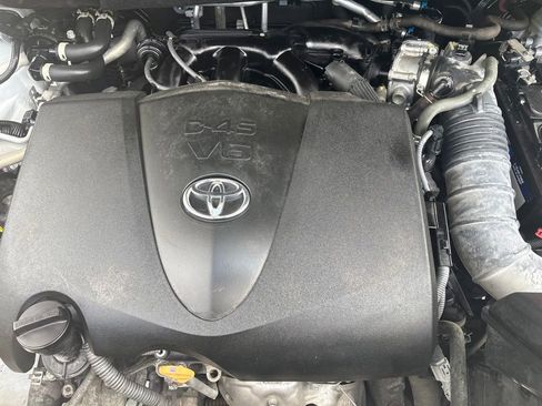 Used 2022 Toyota Highlander LE FWD image 10
