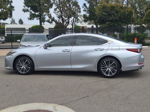Used 2025 Lexus ES 350 w/ Premium Package FWD image 8