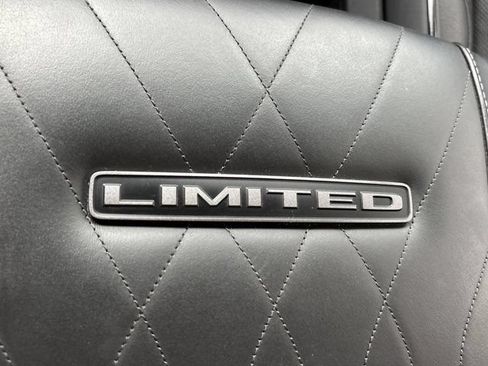 Used 2025 RAM 2500 Limited AWD/4WD image 46