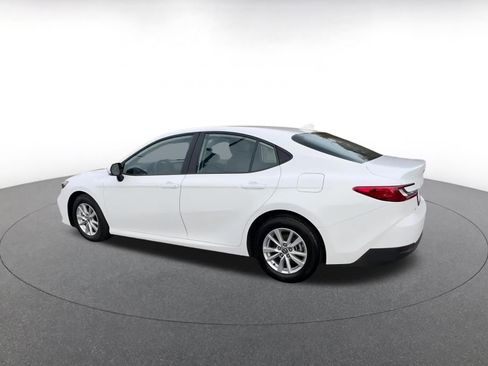 Used 2025 Toyota Camry LE image 10