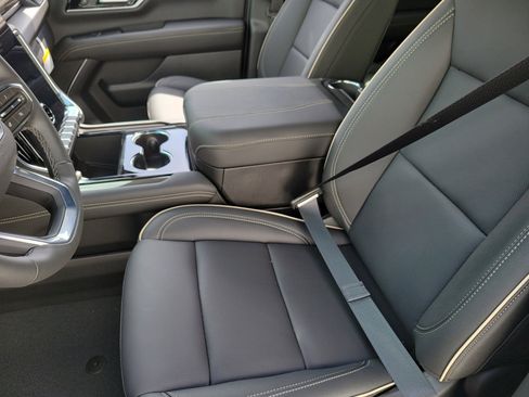 New 2026 GMC Yukon XL Elevation image 23