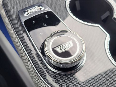 Used 2025 Cadillac Optiq Luxury 1 image 30