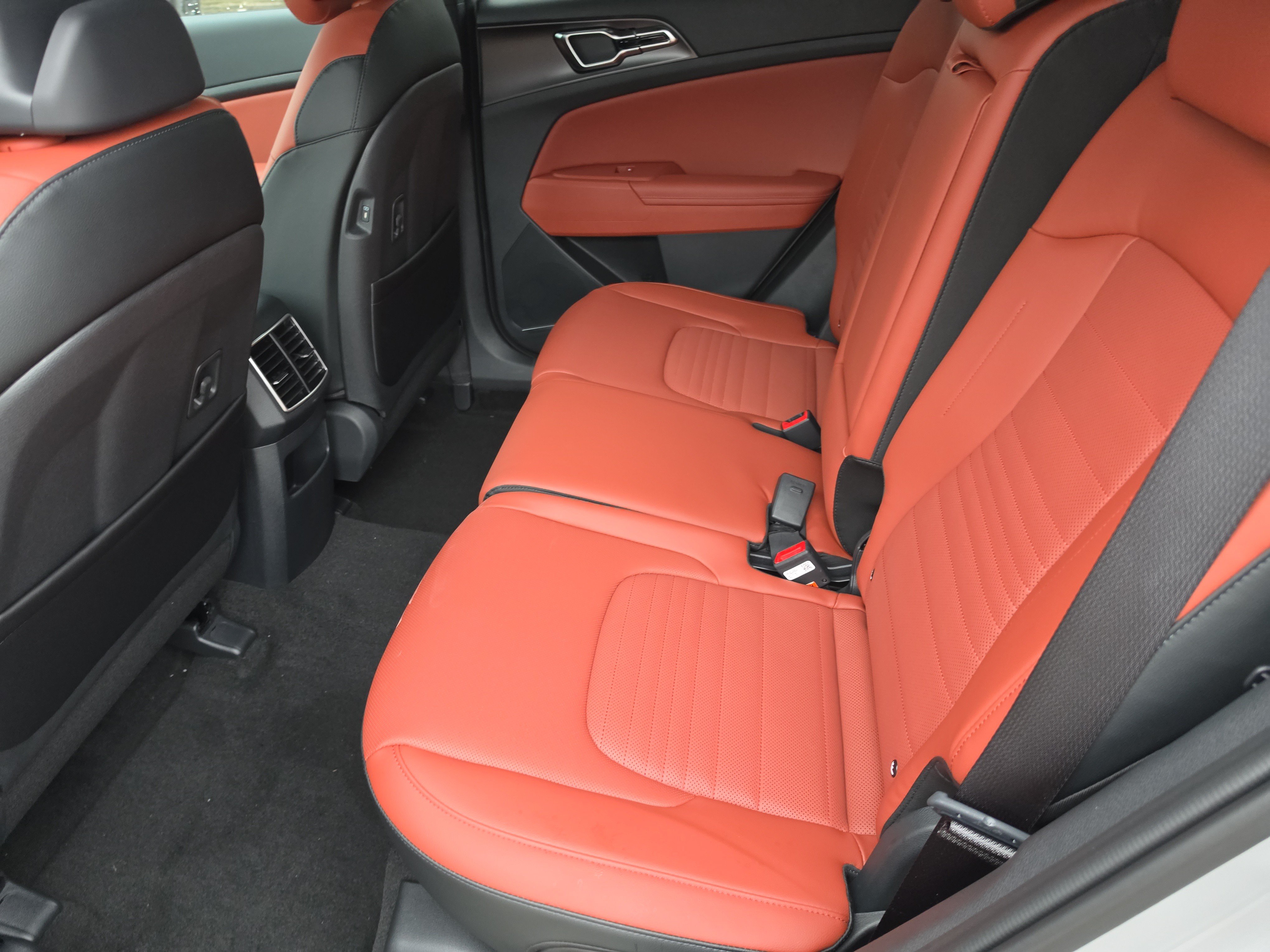 New 2027 Kia Sportage SX FWD image 17