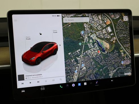 Used 2023 Tesla Model Y Long Range AWD/4WD image 26