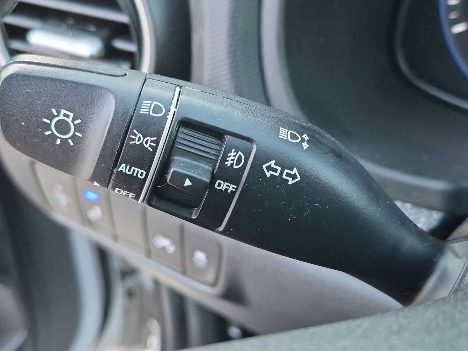 Used 2021 Hyundai Kona Limited FWD image 36