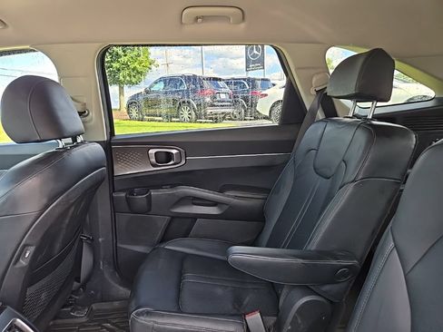Used 2021 Kia Sorento S FWD image 29